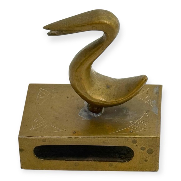 Vintage Brass Pelican Matchbox Holder Safe Mid-Century Desk Lounge Accessory - Picture 4 of 12